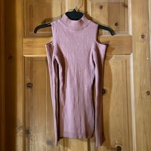 NWOT Mauve mock neck cold shoulder sweater size Small w keyhole back